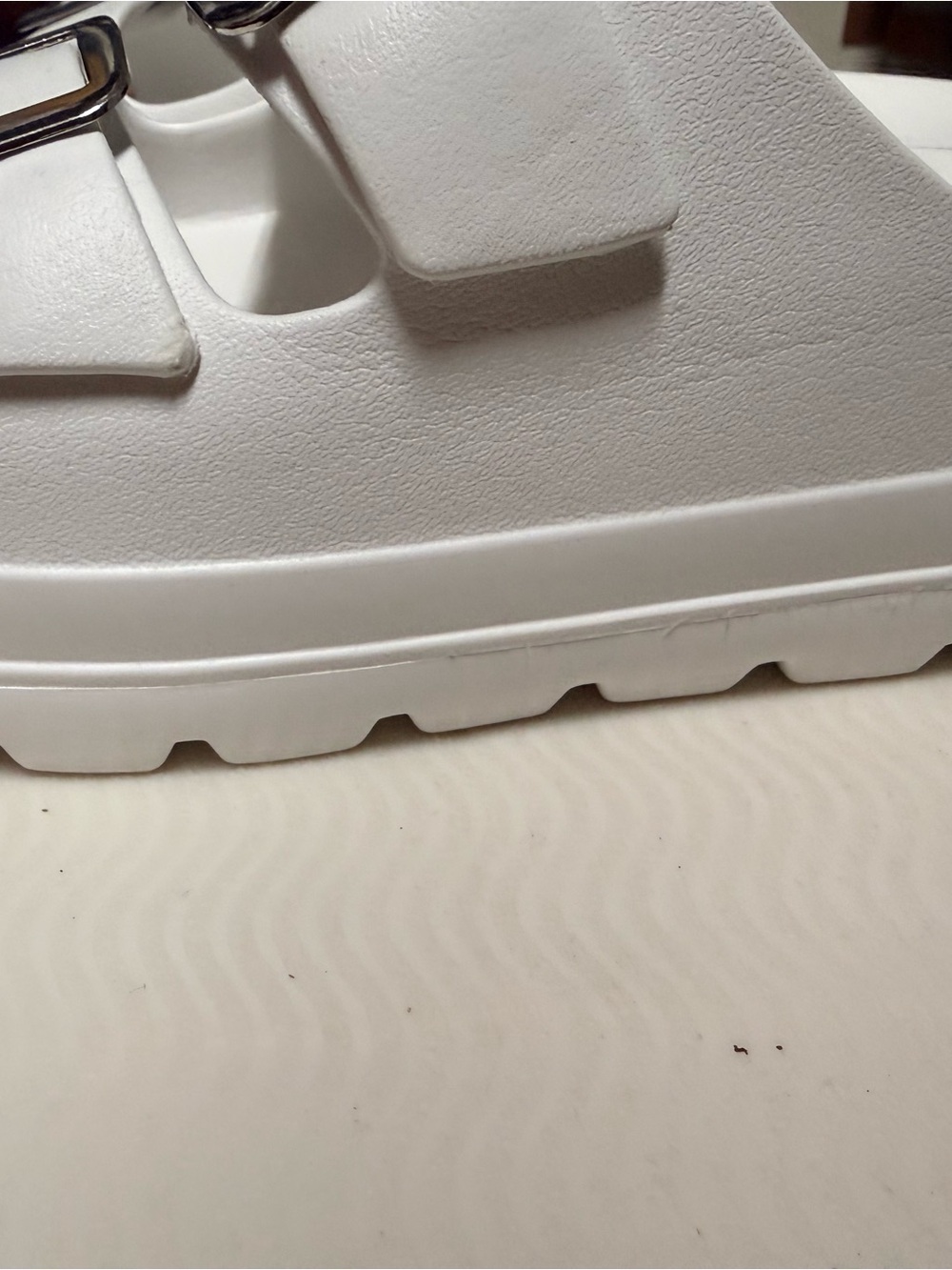 Women’s Slides - Picture 4 of 6